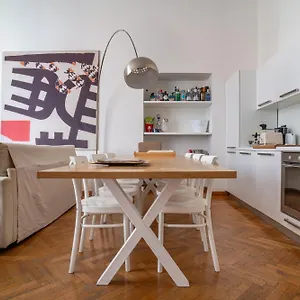 Riviera18 Apartment