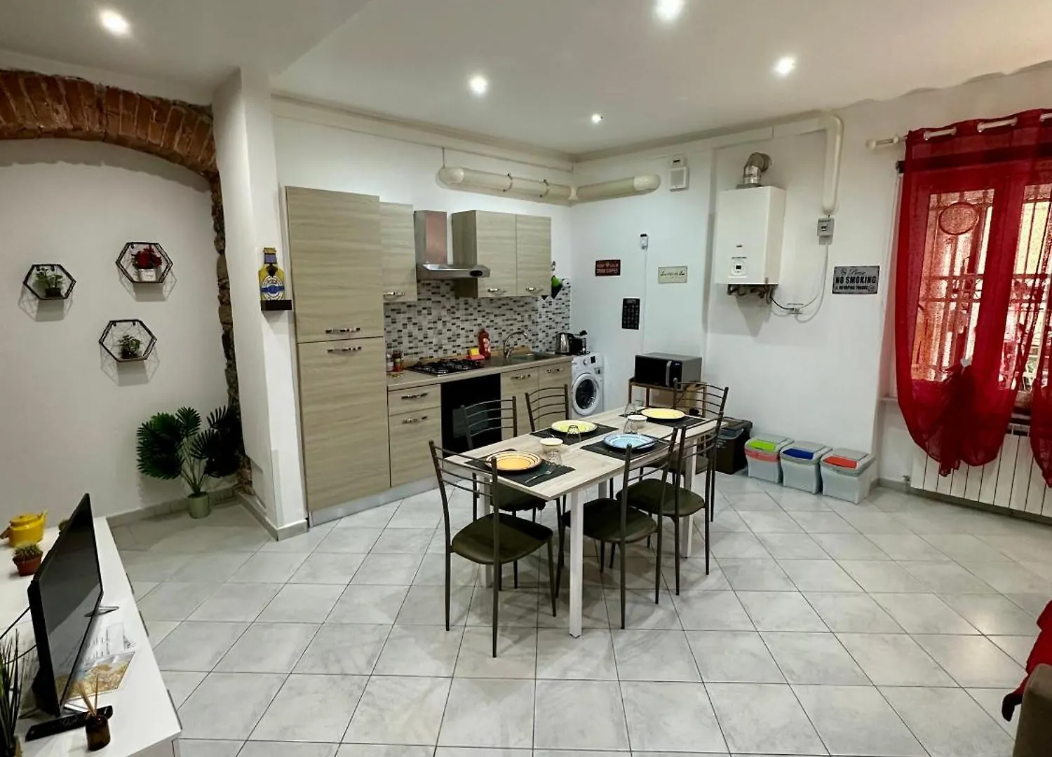 Revel Apartments Central Station To Cinque Terre La Spezia 0*,  Italy