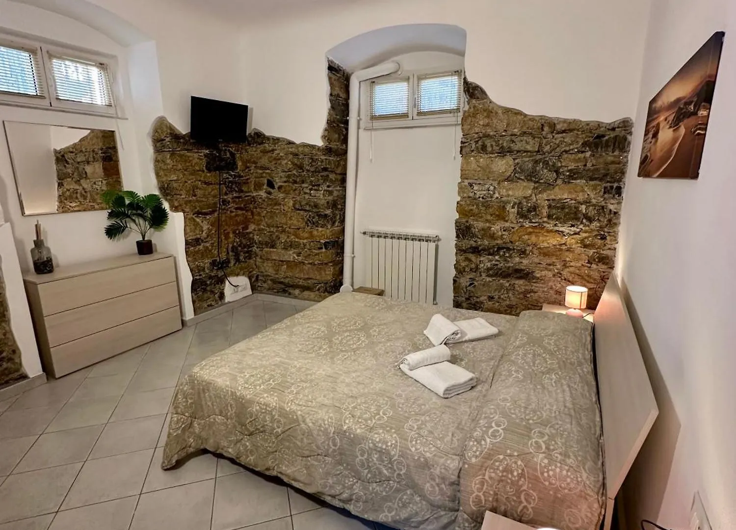 Revel Apartments Central Station To Cinque Terre La Spezia 0*,  Italy