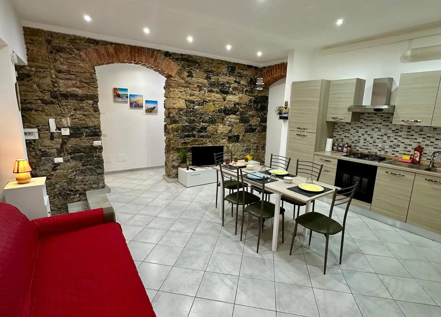 Revel Apartments Central Station To Cinque Terre La Spezia 0*,  Italy